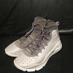 🚨🚨 SOLD 🚨🚨 Under Armour Stephen Curry 4